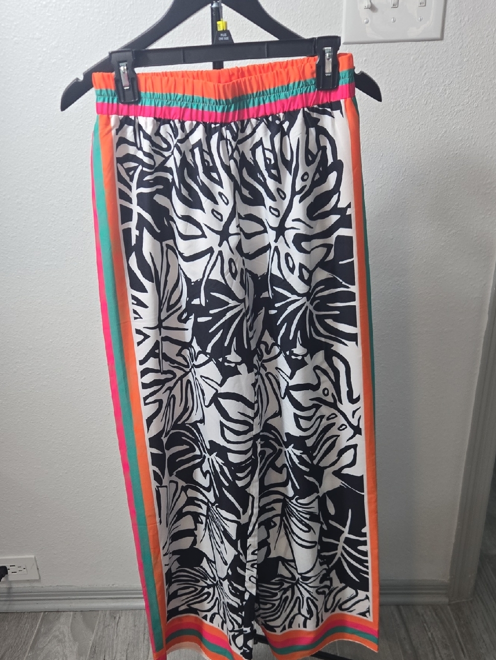 Wide-Leg Tropical Print Beach with Neon Stripe